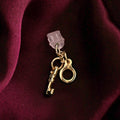 Chain Me Up Dust Plug - Gold